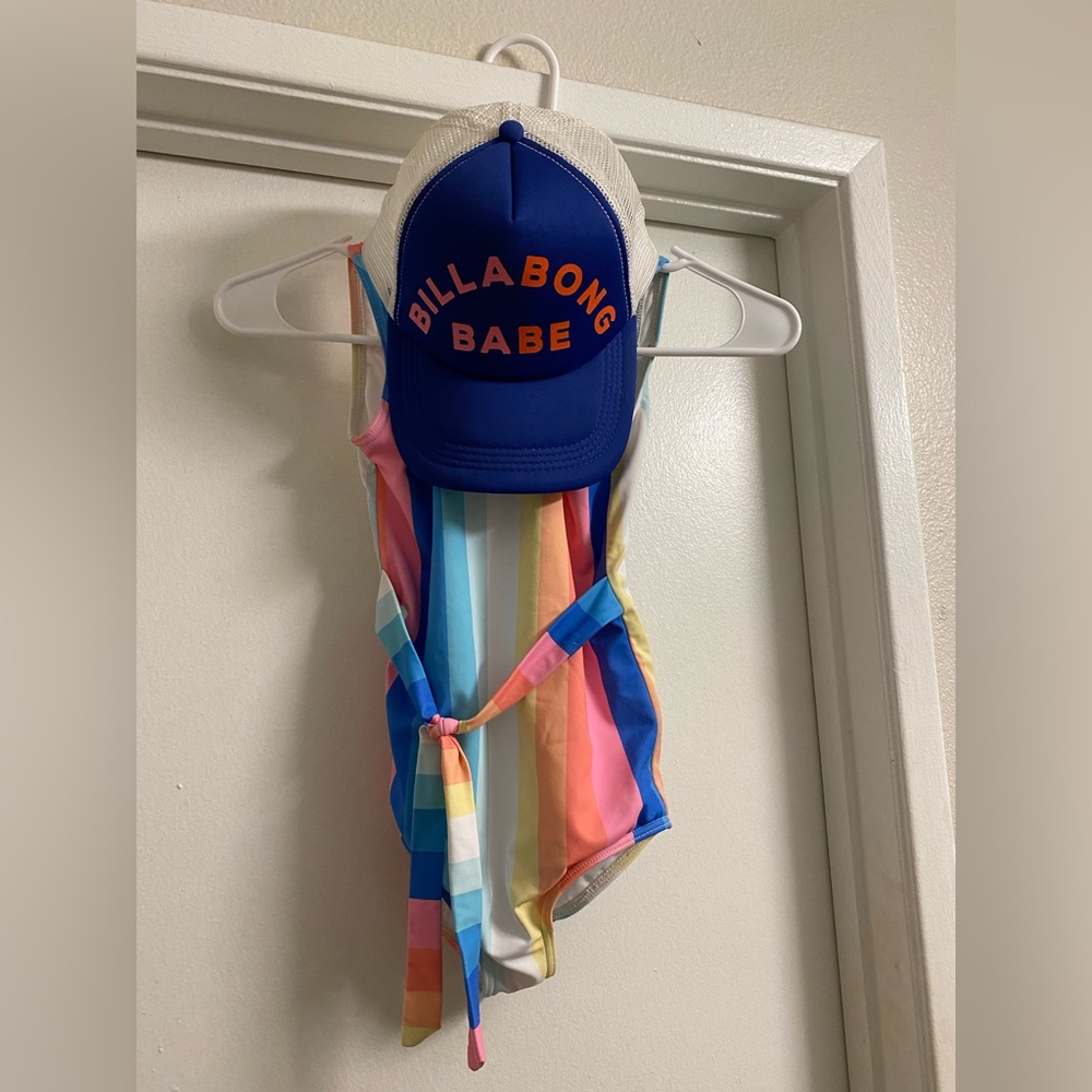 Billabong Girls Size 6 Bathing Suit with Matching Hat